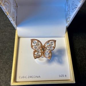 Crystal Butterfly Golden-Tone Ring 🦋